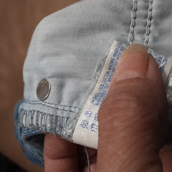 Forever 21 Size 29 Distressed / Destroyed Button Fly Jeans, Raw Hem, Gently Used - Picture 6 of 16